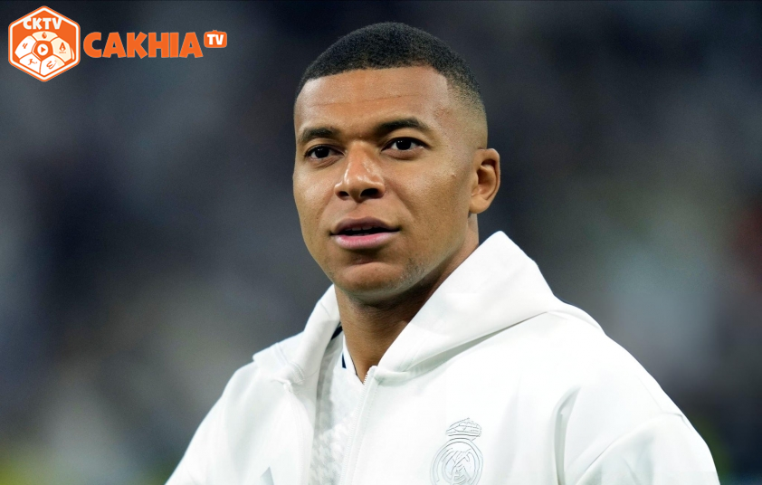 Mbappe được khuyên không nên góp mặt trên khán đài trong trận derby Madrid. Ảnh: Getty